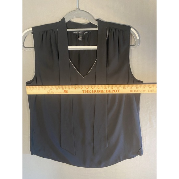 White House Black Market Women's Sz 8 Black Sleeveless V-Neck Blouse Silver Bead - Picture 6 of 7